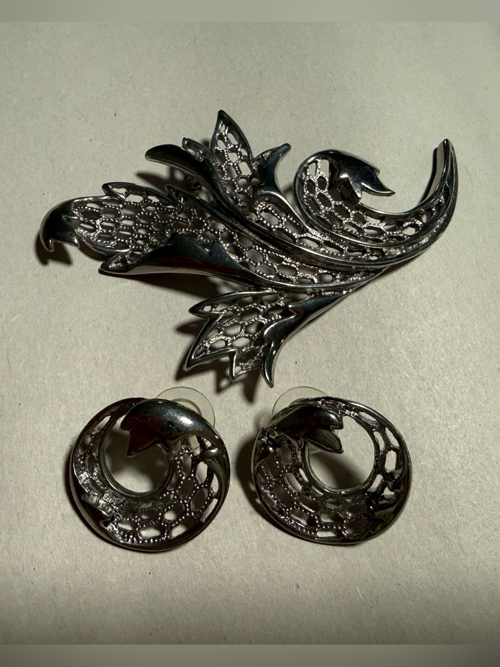 Jonette Jewelry Vintage Silver Filigree Leaf Spray Brooch and Earrings Set